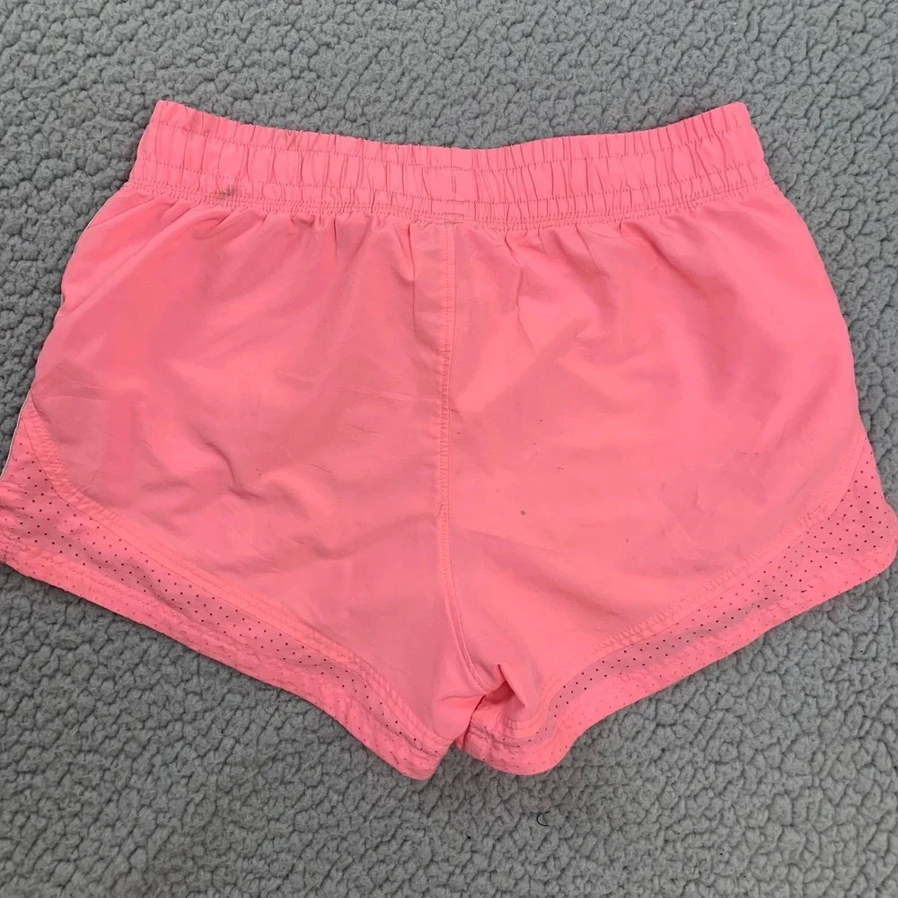 Under Armour Fly By 2.0 Shorts Womens XS Pink HeatGear‎ Loose Running Athletic